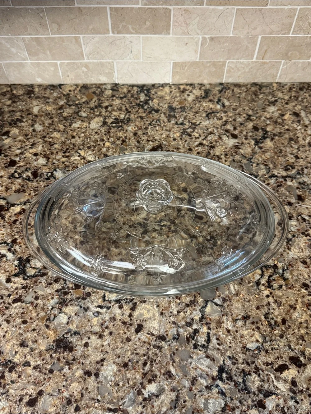 Vintage Anchor Hocking SAVANNAH Clear Floral Glass 2QT Oval Casserole Dish & Lid